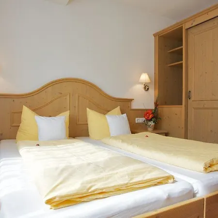 Haus Zangerl Inkl Sommer-karte Premium Konukevi Sankt Anton am Arlberg