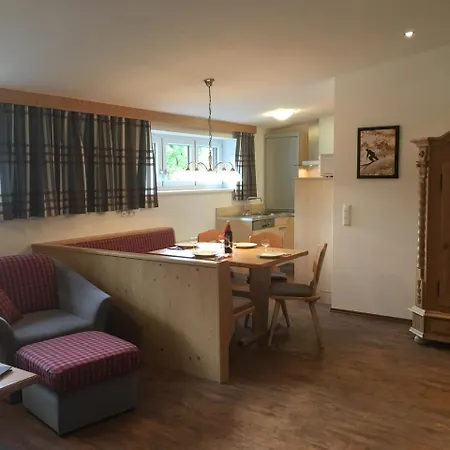 Haus Zangerl Inkl Sommer-karte Premium Casa de hóspedes Sankt Anton am Arlberg